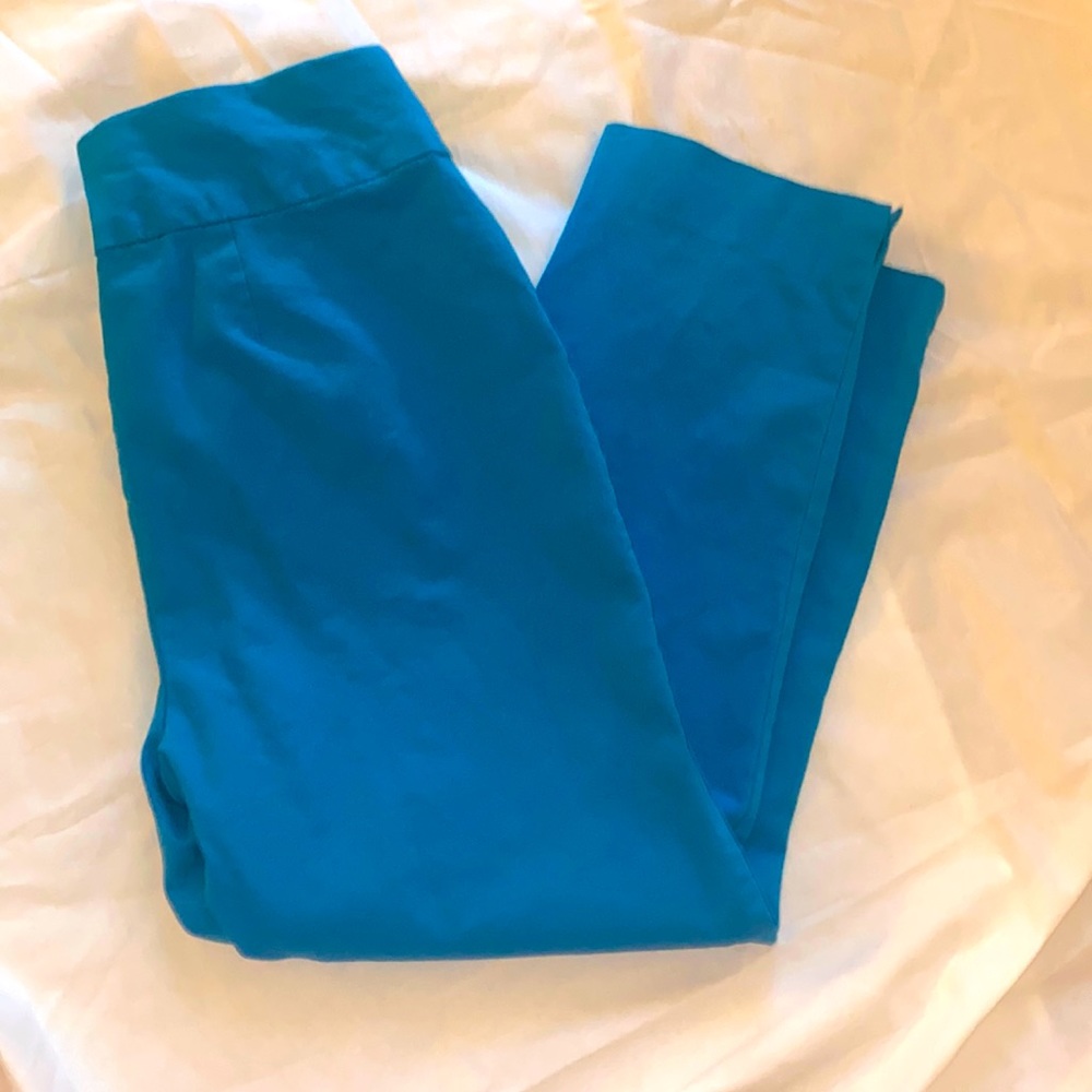 Women’s pull-on ankle pants